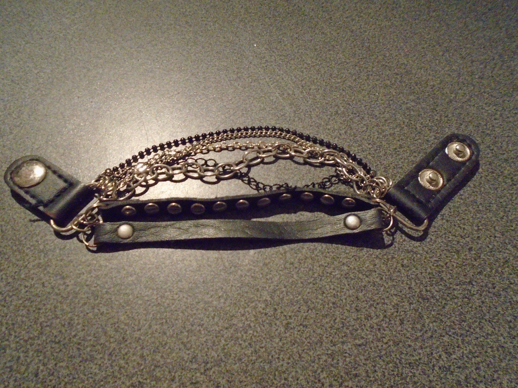 Bracciali & Braccialetti: Armband schwarz/verschiedene Stränge – Nuovo e nell'imballaggio originale da Zürich venduto da abraxas1291
