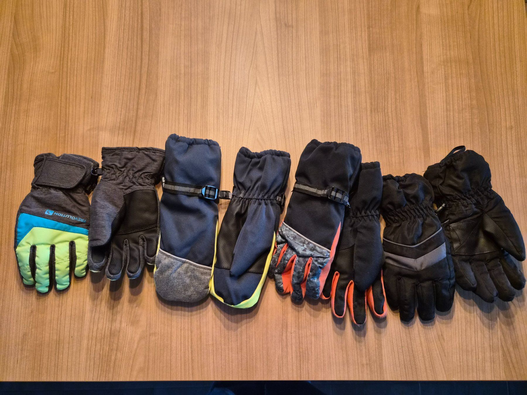 Gants: Kinderwinter Handschuhe – D'occasion à Schötz par Nico040