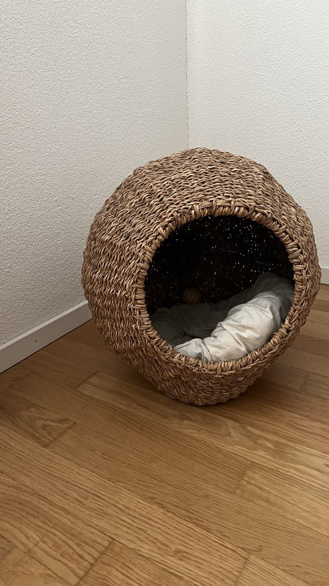 Niches, paniers: Katzenbett/katzenhöhle – D'occasion à Arbon par Merve.Cicek