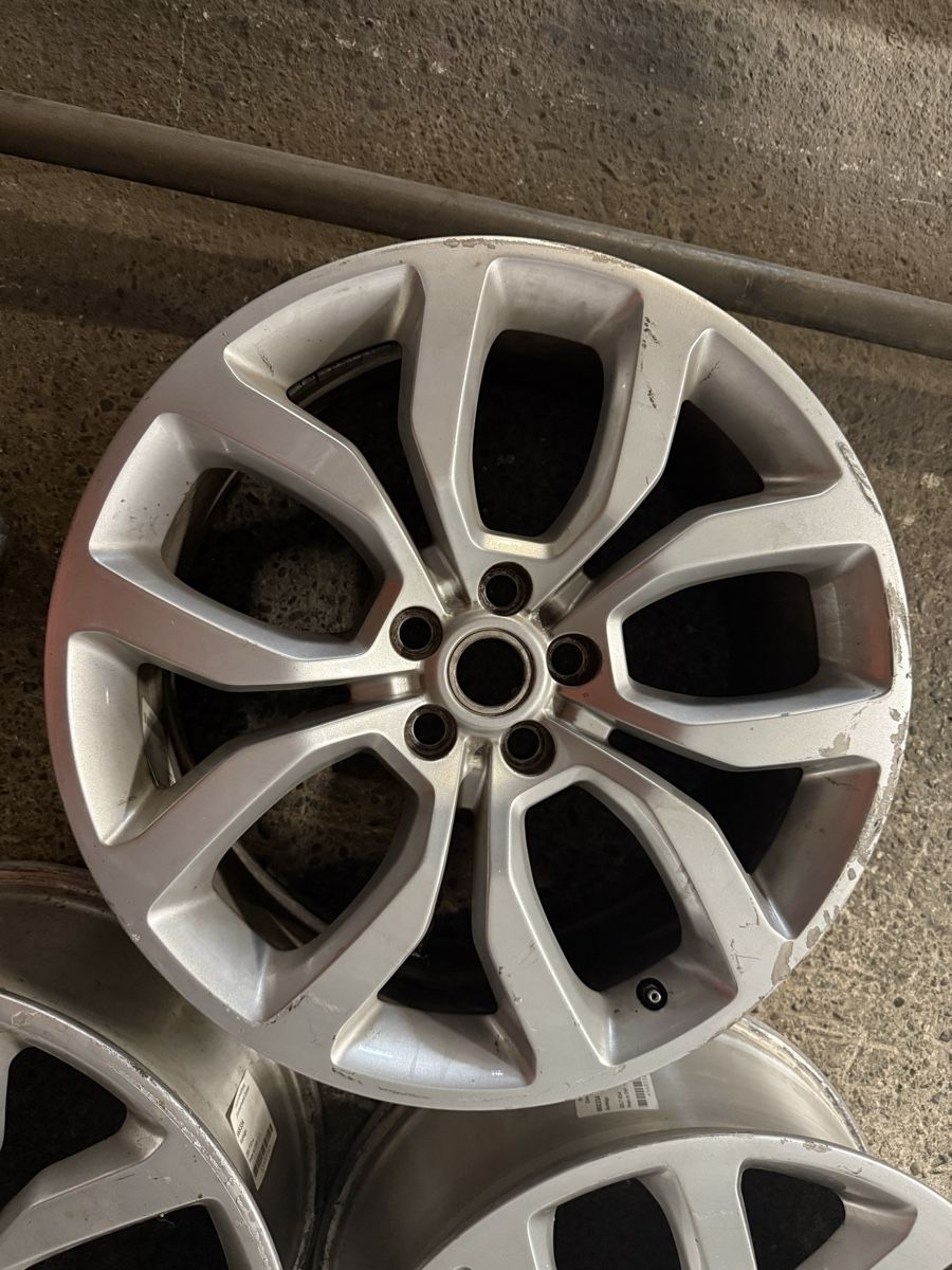 Land Rover Cerchioni: Alufelgen zu Range Rover 3x – Usato da Reichenburg venduto da T864RX 1