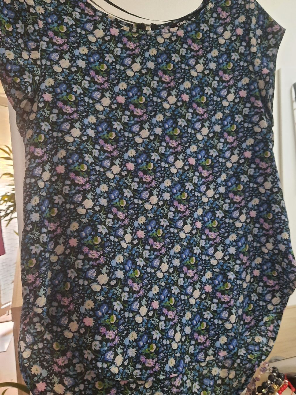 Only Camicette: Damenbluse ONLY Grösse 36 Blumenmuster kurzarm – Nuovo (secondo la descrizione) da Solothurn venduto da lsc_pf99 9