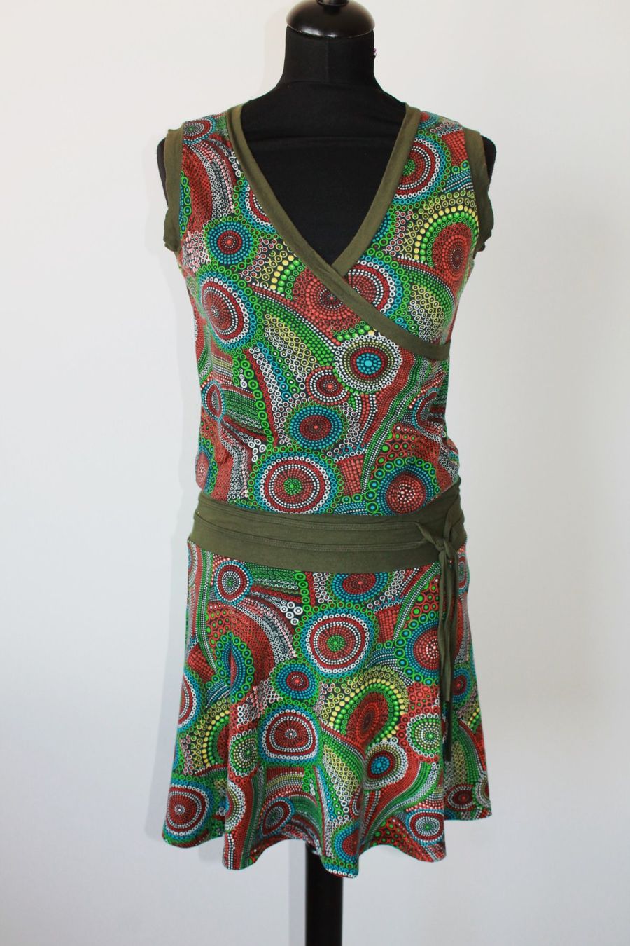 Vestiti: Robe ressemble à Desigual taille M – Usato da Chez-le-Bart venduto da jasse