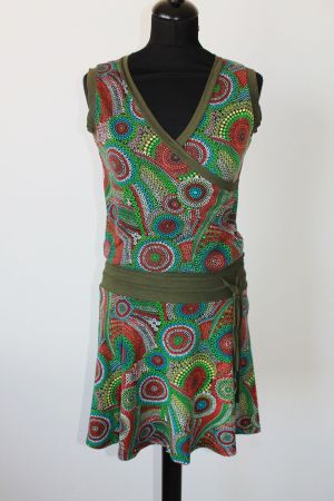 Robe ressemble à Desigual taille M