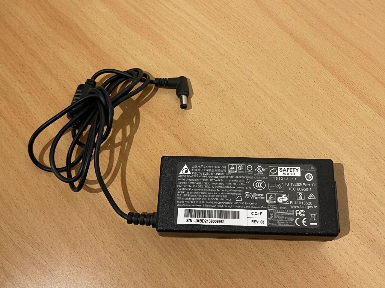 Caricabatterie: Power Adapter, Delta Electronics (40W) – Usato da Böbikon venduto da pxtr 1