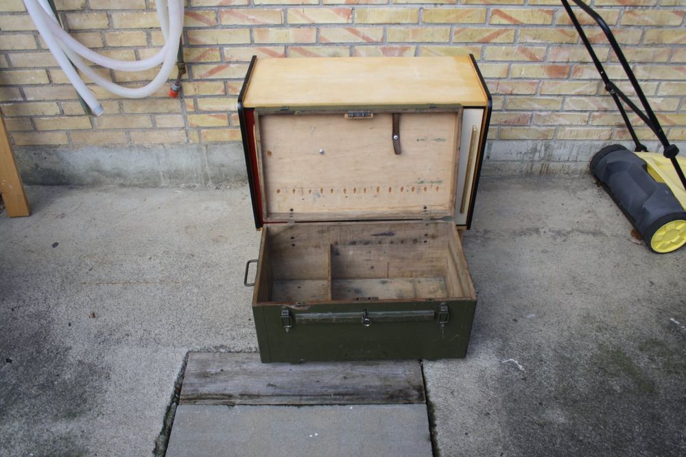 Dekorative Holzkiste Mit Zahlenschloss & Herausnehmbarem Tablett – Geruchsdicht, Mit Gläsern & Bürste