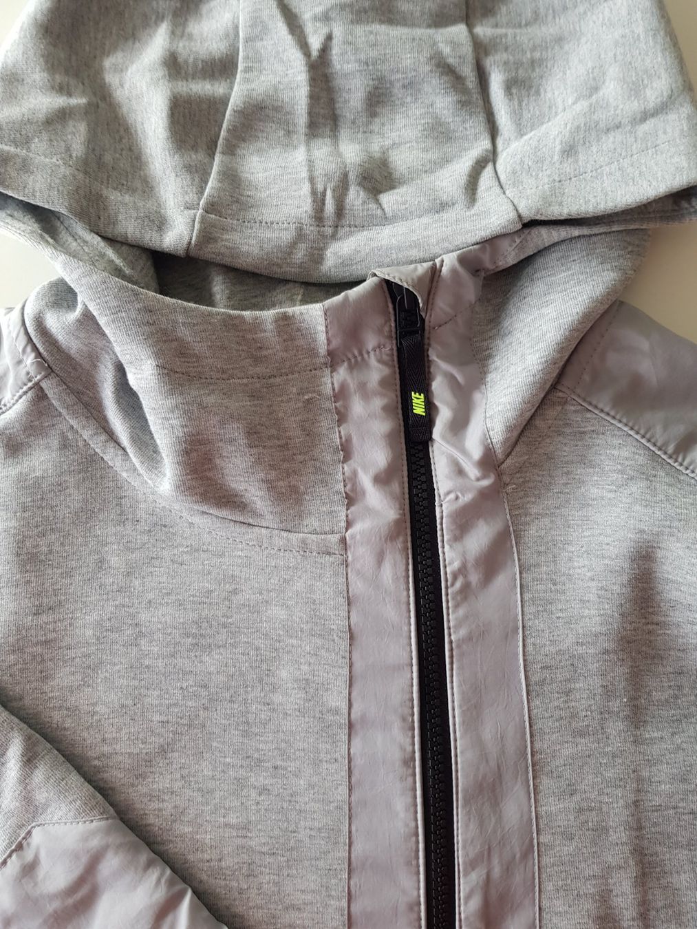 Nike Maglioni & Felpe: NIKE Pullover mit Reißverschluss – Usato da Münchenstein venduto da mt25 4