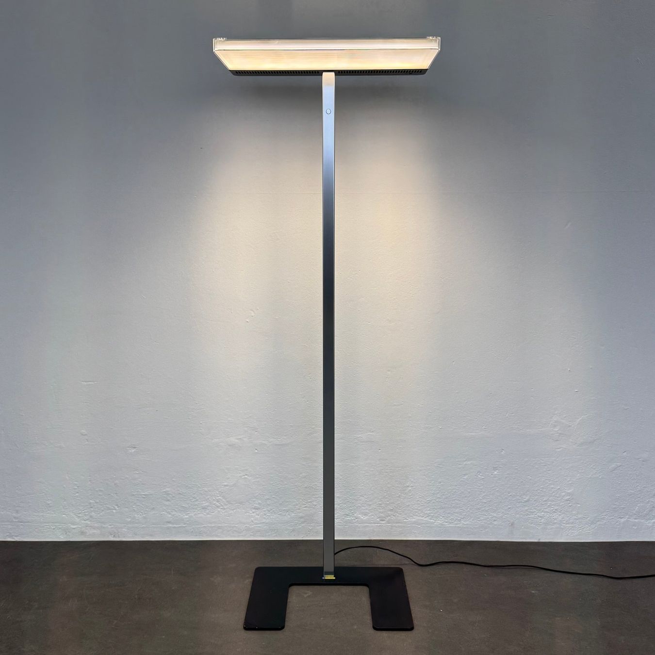 Zumtobel Lampen: Zumtobel Basic LED Stehleuchte – Gebraucht aus Schönenwerd von mcofficeshop