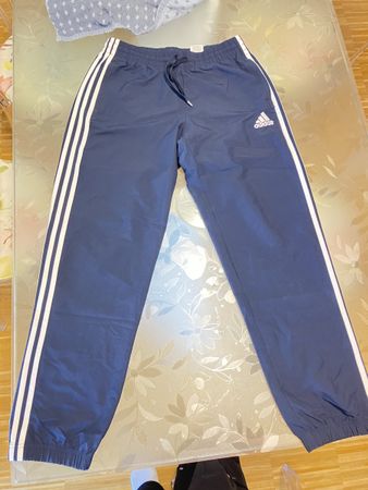 Adidas Jogginghose blau Grösse M guter Zustand neuwertig