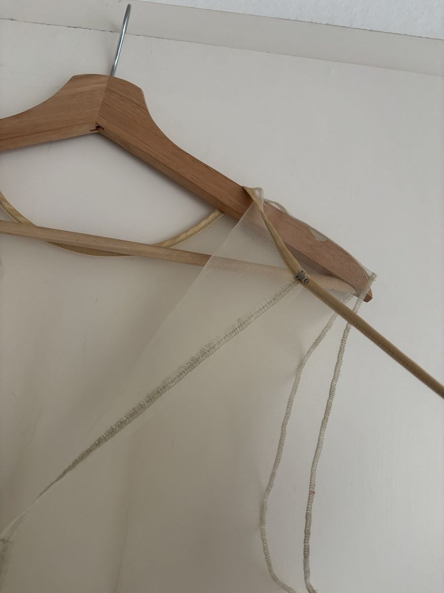Weekday Vestiti: Sheer Tulle Maxi Dress WEEKDAY  – Usato da Wallisellen venduto da eli_v7dn 4