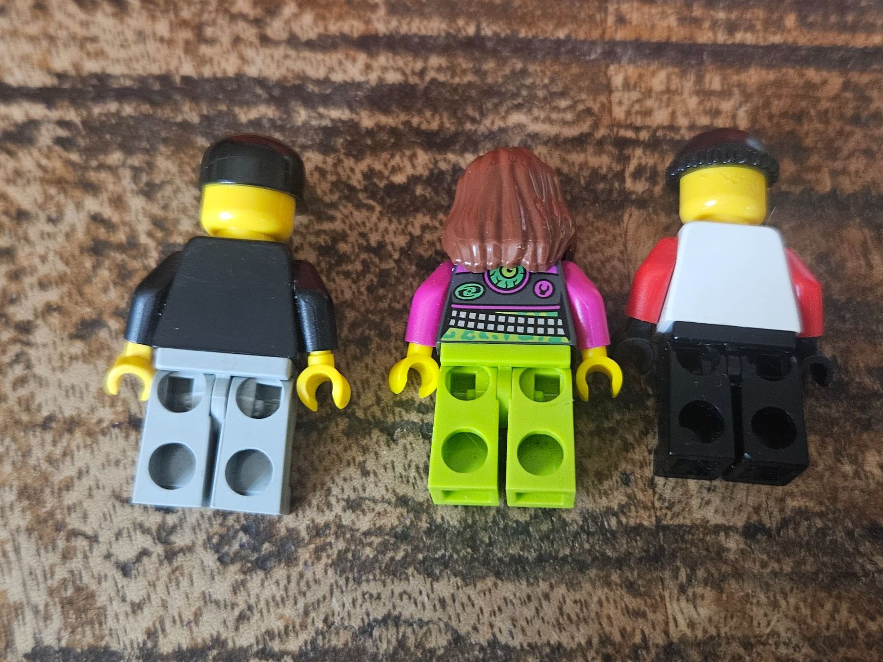 Lego Kit di costruzioni: lego lot de 3 figurines – Usato da Confignon venduto da Ecrofigs 1