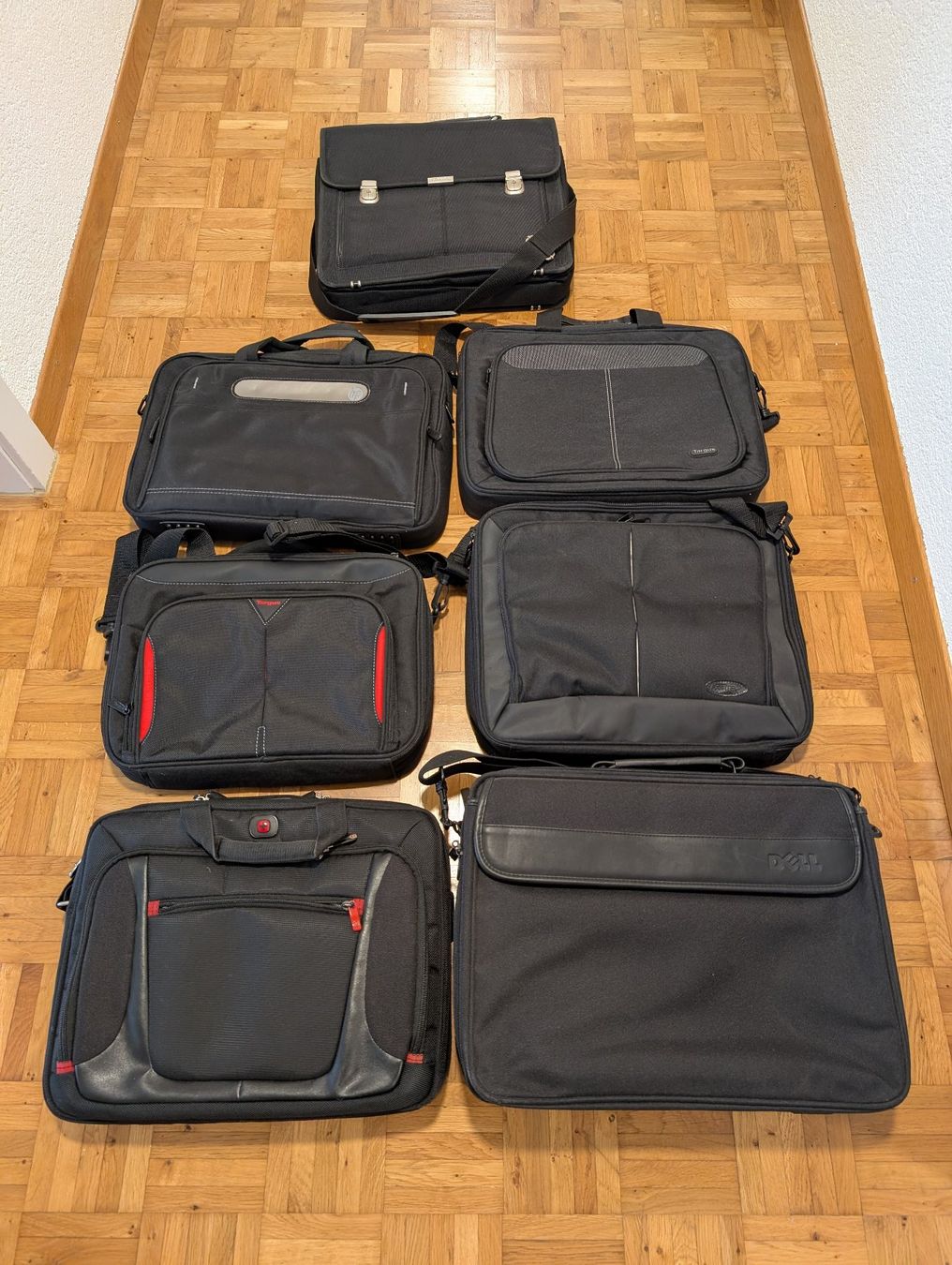 Borse: Set 7 Laptop/Notebook-Taschen – Usato da Seengen venduto da Moonwalk