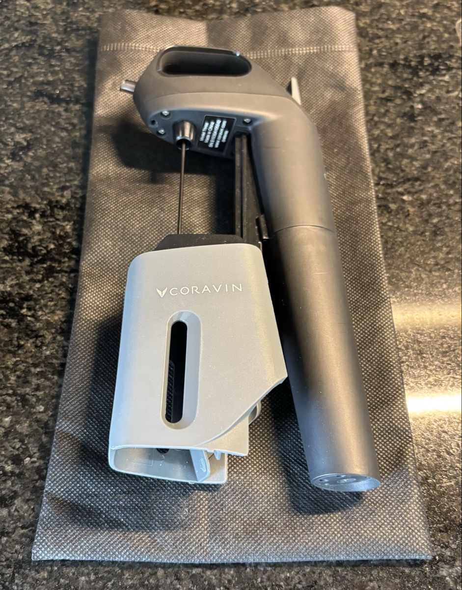Vino: Coravin Model Three Weinsystem – Usato da Zumikon venduto da Haeckens 1