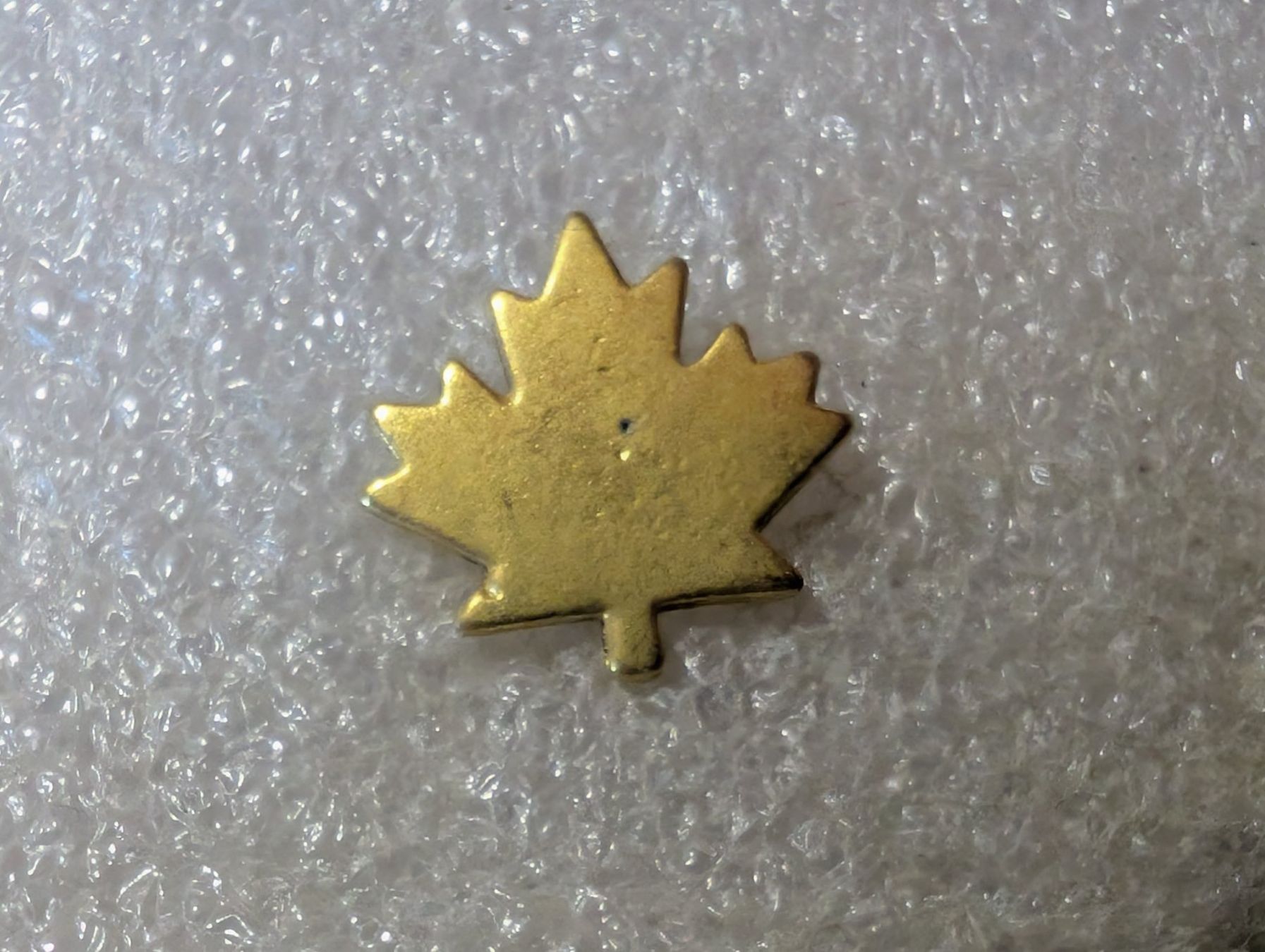 Placchette & Badge: Ansteckpin 184: Kanada Ahorn Blatt – Usato da Oppligen venduto da Pin-Fall-Shop