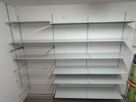 Dolle Wandregalsystem aus Metall, weiss