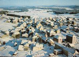 SAIGNELÉGIER en hiver - vue aérienne