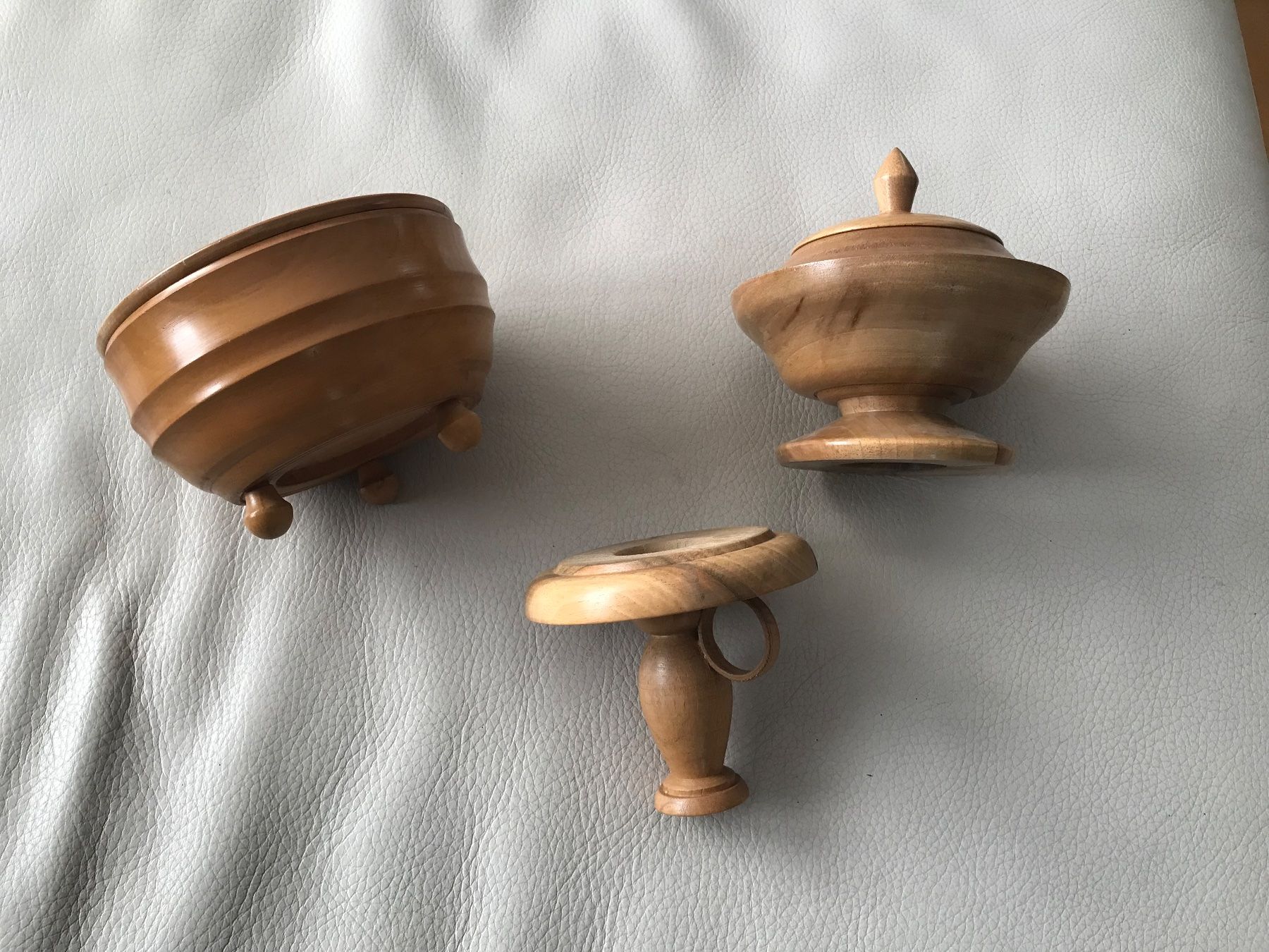 Toutes les décorations: Holz-Set: Dose, Schale mit Deckel und Kerzenständer – D'occasion à Hittnau par Noppi 5