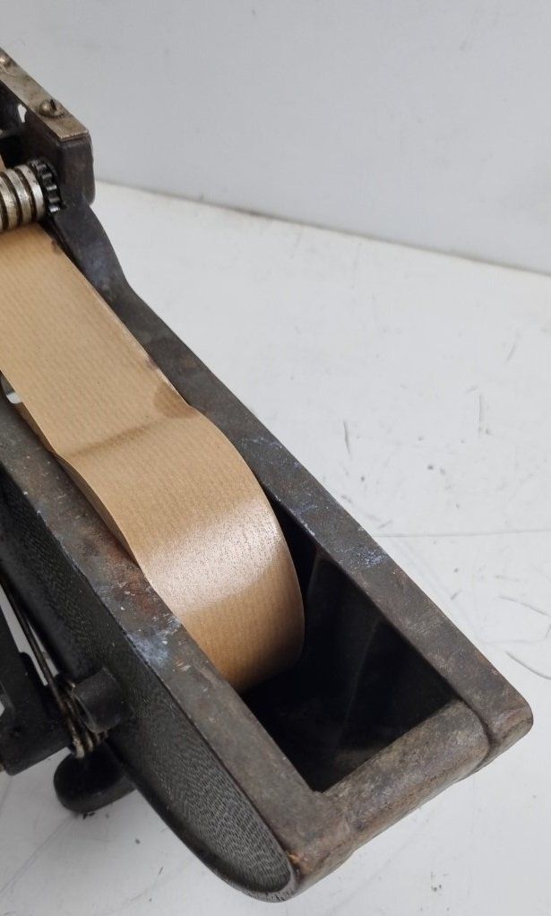 Tutte le macchine: Tiger-Tiger Package Sealer Aufroller England – Usato da Flums venduto da Flumsantik 3