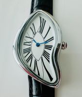 NEUVE - Jolie Montre Quartz dans le style CARTIER CRASH
