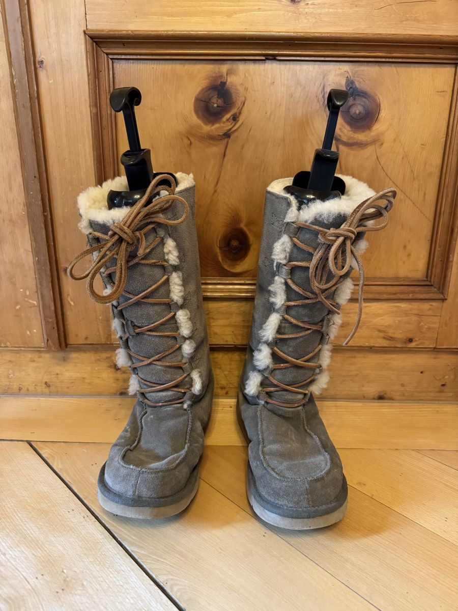 Ugg Chaussures femmes: UGG Stiefel Grösse 39 – D'occasion à Zürich par 411osmanbey