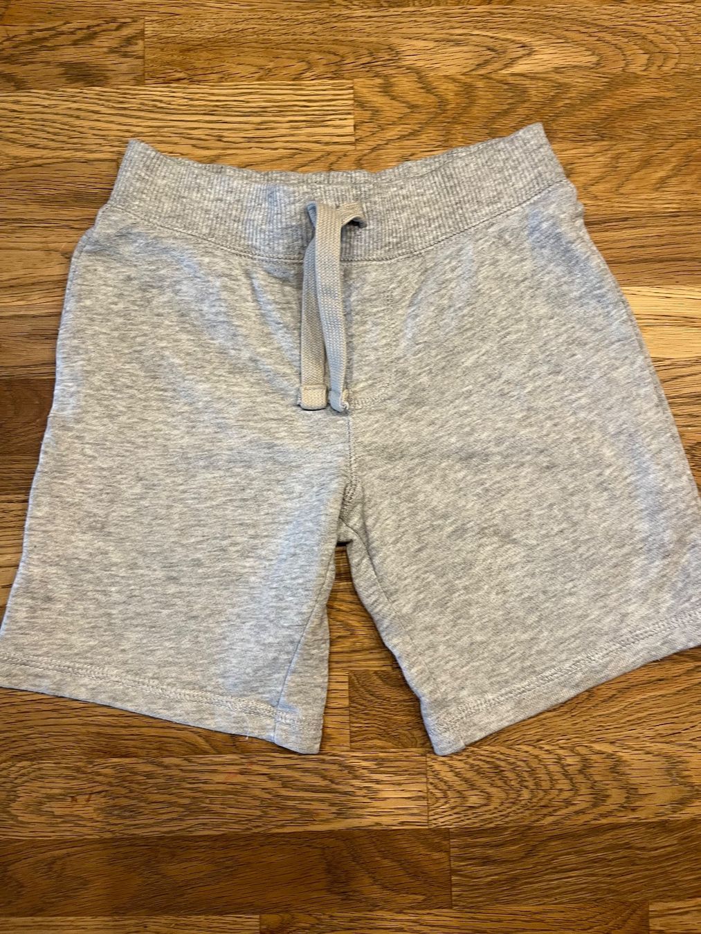 Pantaloni: Old Navy Shorts Gr.110-116 – Usato da Oberdorf SO venduto da sa-na