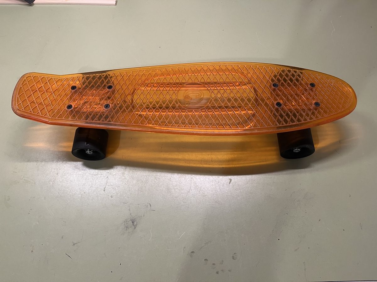 Skateboards: Skateboard orange 80er Stil, aus 2019 – Usato da Eglisau venduto da eglisau1