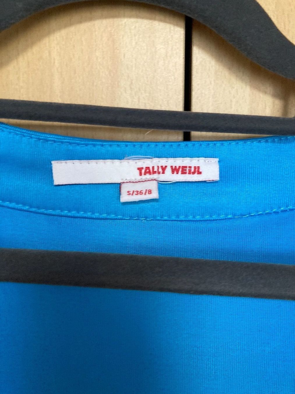 Top: Festliches blaues Top Gr. S – Usato da Thun venduto da Vans_98 2