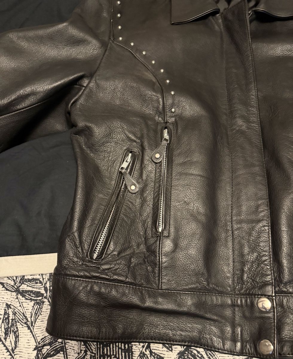 Vestes: Motorrad Lederjacke mit Nieten Grösse L – D'occasion à Aathal-Seegräben par Tzhbrmo1 3