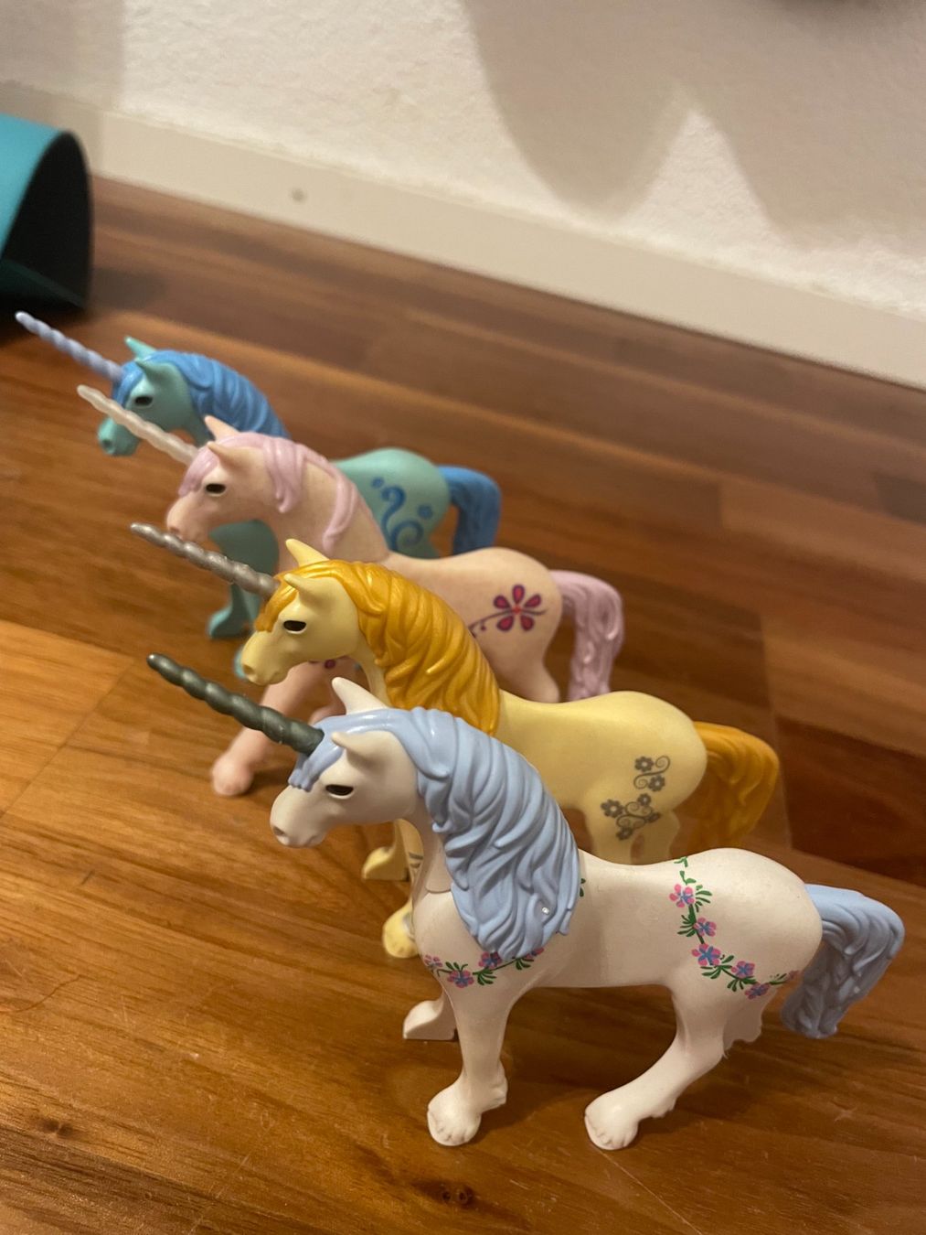 Playmobil Giocattoli: 4er Set Pferde-Figuren Einhörner gebraucht – Usato da Brunnen venduto da Padigross 1
