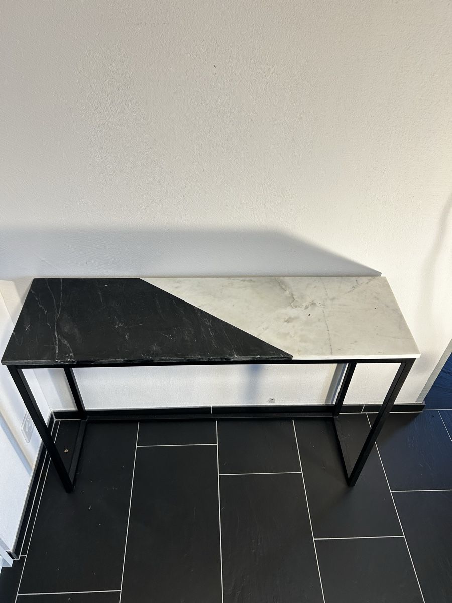 Cassettiere: Moderner Konsolentisch mit Marmorplatte, Schwarz/Weiss – Usato da Zürich venduto da lazaro.99 1