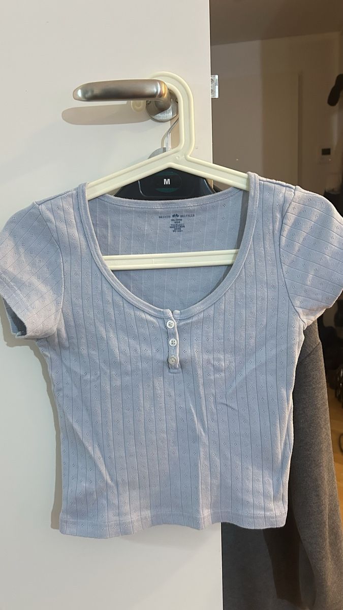 Brandy Melville Top: Brandy Melville top neu – Nuovo (secondo la descrizione) da Zürich venduto da gol_zrr2