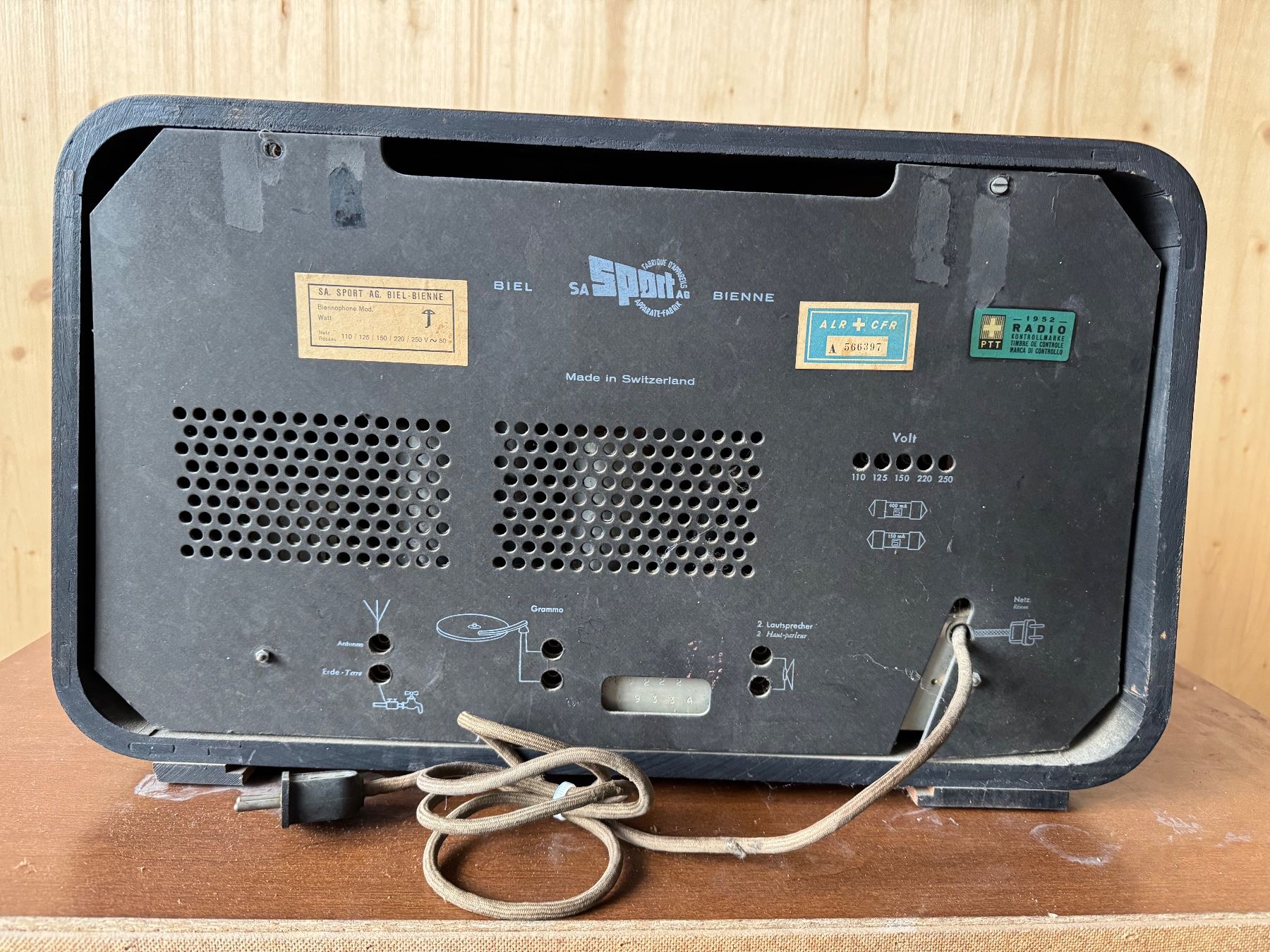 Biennophone Radios: Piennophone Radio – Gebraucht aus Reigoldswil von pet_dj8f 4