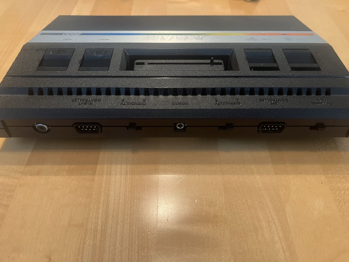 Atari Console: Atari 2600 mit 2 Joysticks und 5 Spielen – Usato da Lenzburg venduto da Fusspilzsammler83 2