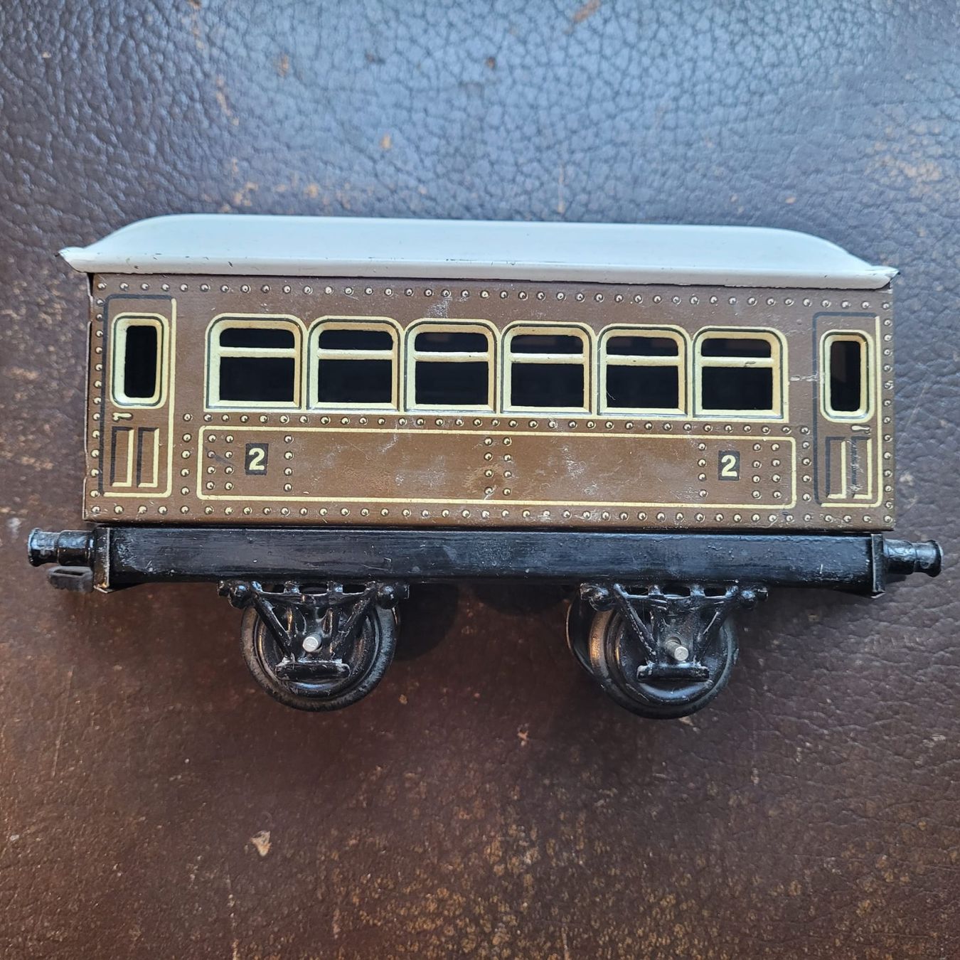Modellini di ferrovie: brauner Wagon, mit Fenster auf beiden Seiten, 67 – Usato da Perlen venduto da AhvidEvG 2