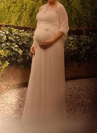 Schlichtes Hochzeitskleid elegant Schwangerschaft