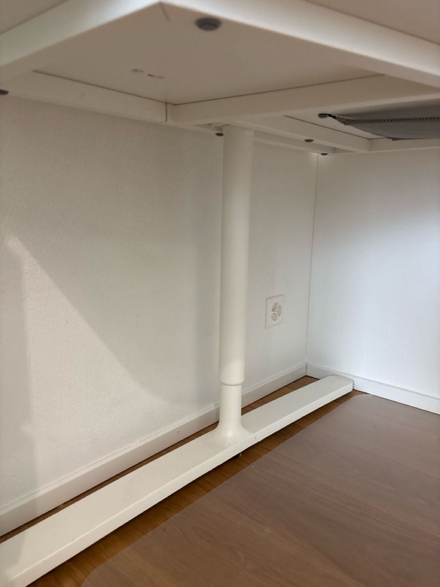 Ikea Scrivanie: Schreibtisch von Ikea – Usato da Rickenbach venduto da est_d86n 6