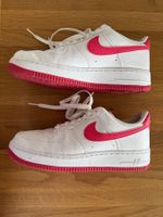 NIKE AIR FORCE 1 in weiss/pink, Grösse 40 (8.5), neuwertig!