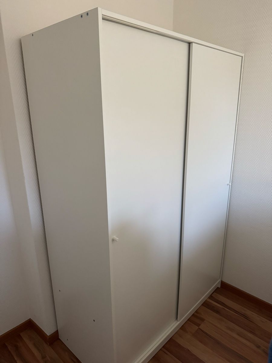 Armoires: Wardrobe white sliding doors – D'occasion à Zürich par boc_5bmx 3
