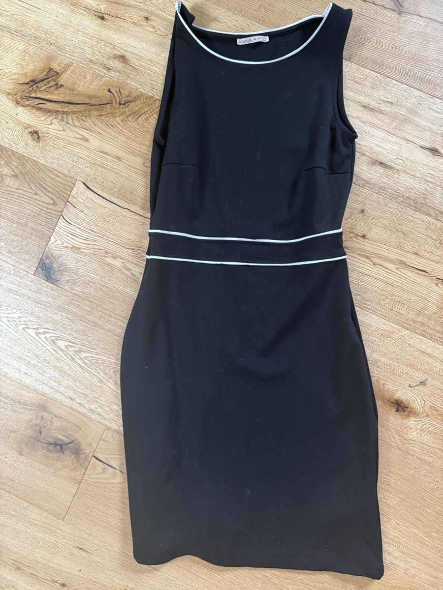 Robes: Damen Kleid schwarz M – D'occasion à Hüttwilen par sar_8gj7