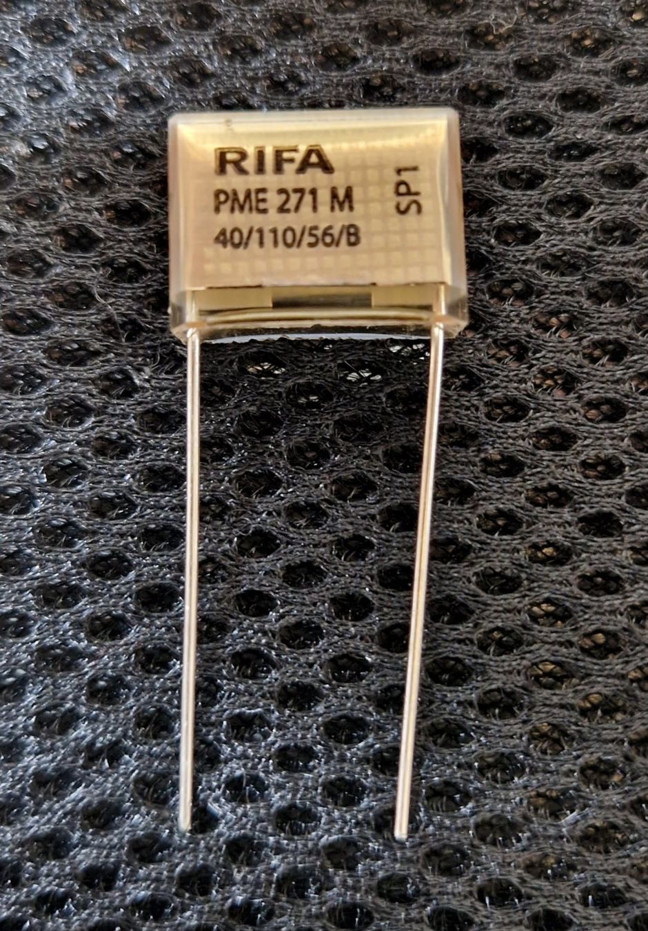 Componenti elettronici: ***** Condensateur RIFA 68nF X2 270V – Nuovo e nell'imballaggio originale da Villaz-St-Pierre venduto da Ubid