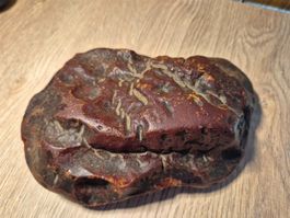 Ambre baltique ancien – grande pièce brute – 598 g