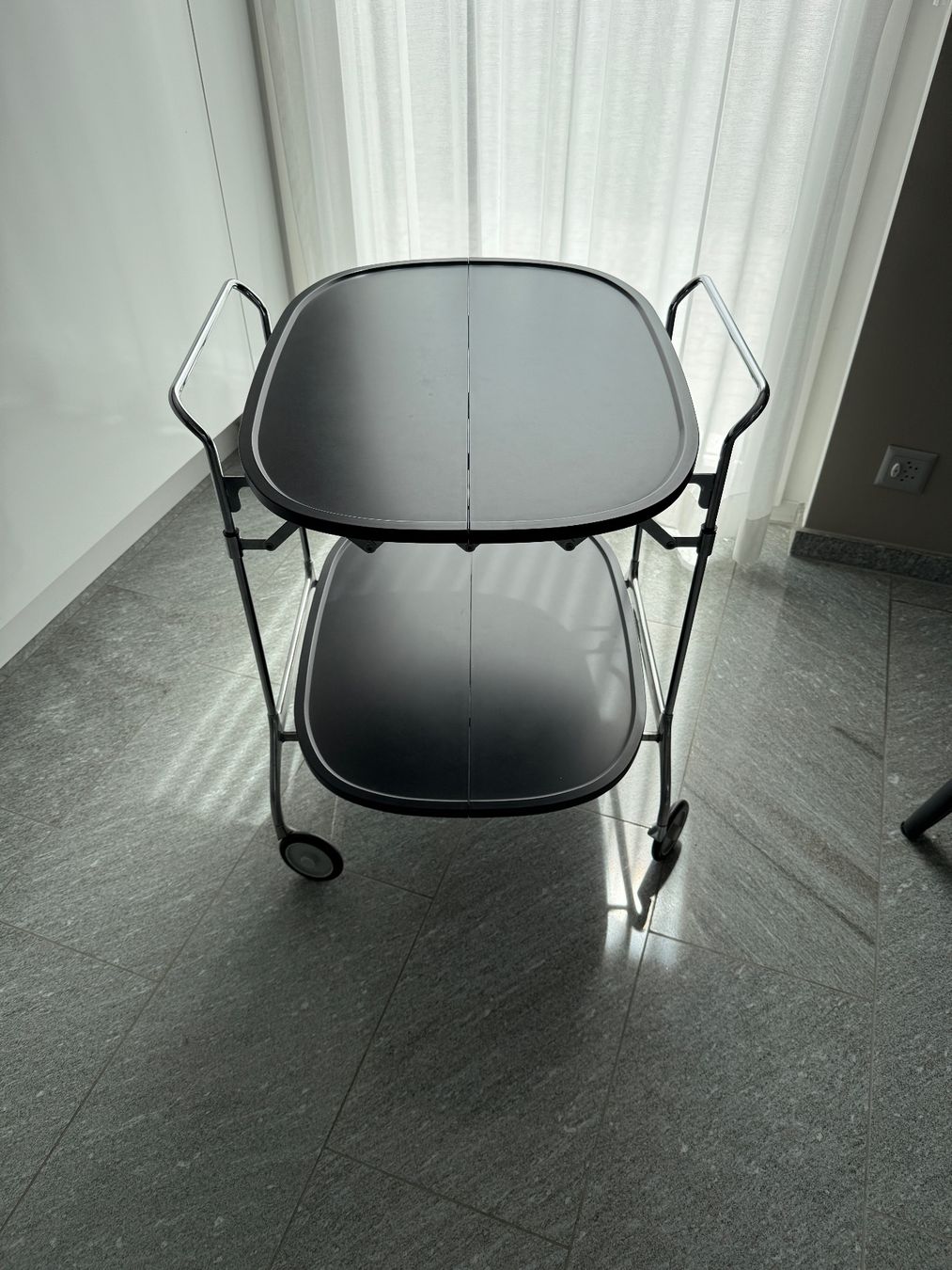 Kartell Carrelli di servizio: Servierwagen Gastone Kartell – Usato da Würenlos venduto da Giraffe016
