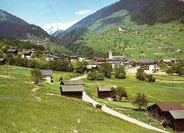 LAX - im Hintergrund Ernen - Blick ins Goms