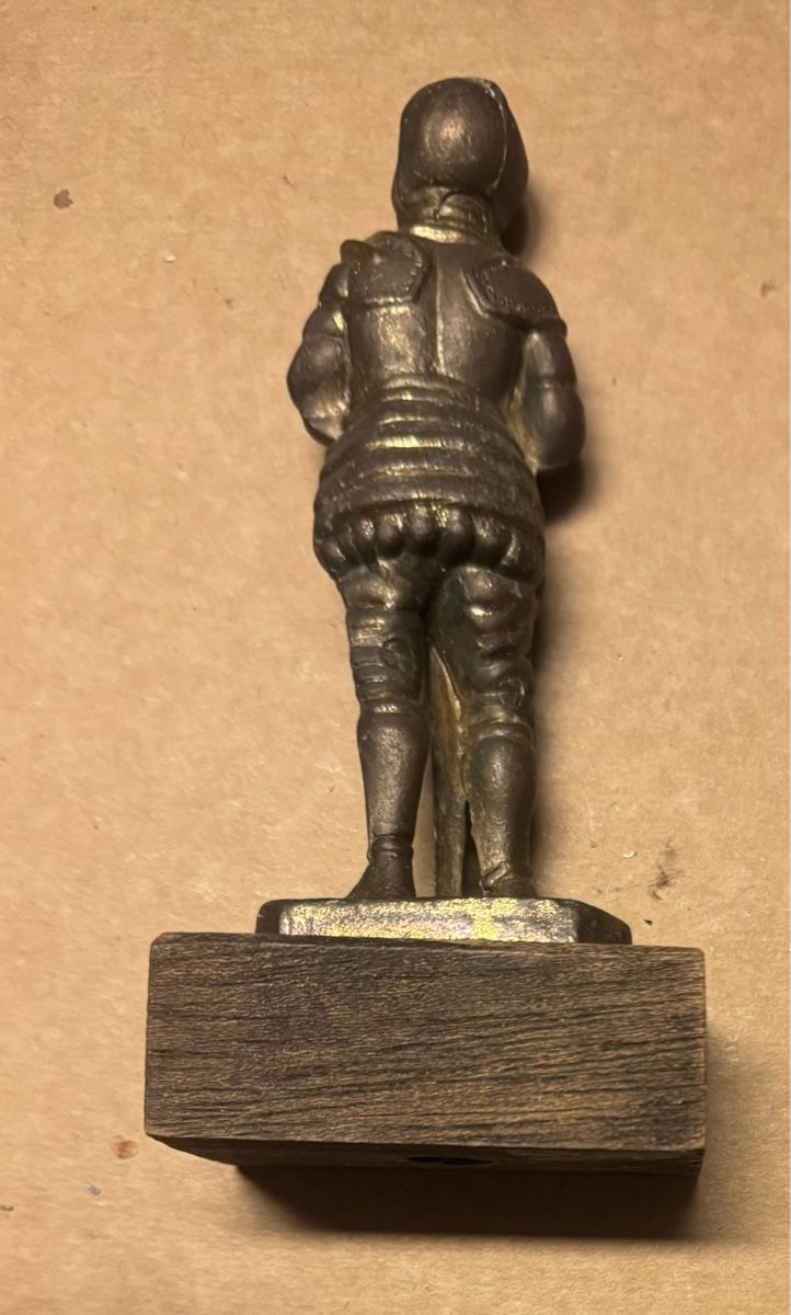 Statuette: Ritterfigur auf Sockel – Usato da Wettswil venduto da osoma99 2