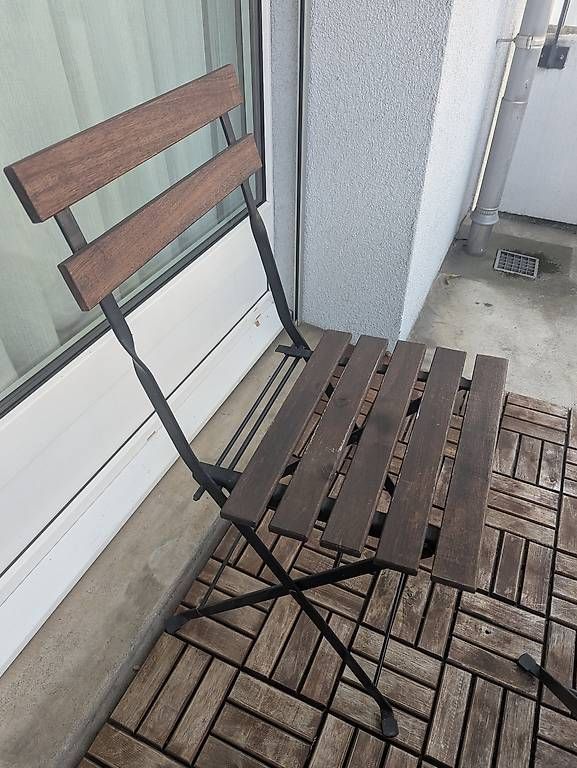 Ikea Set di tavolo e panche: Garten Tisch & 2 Stühle / Garden table & 2 chairs – Usato da Zürich venduto da Spyros 2