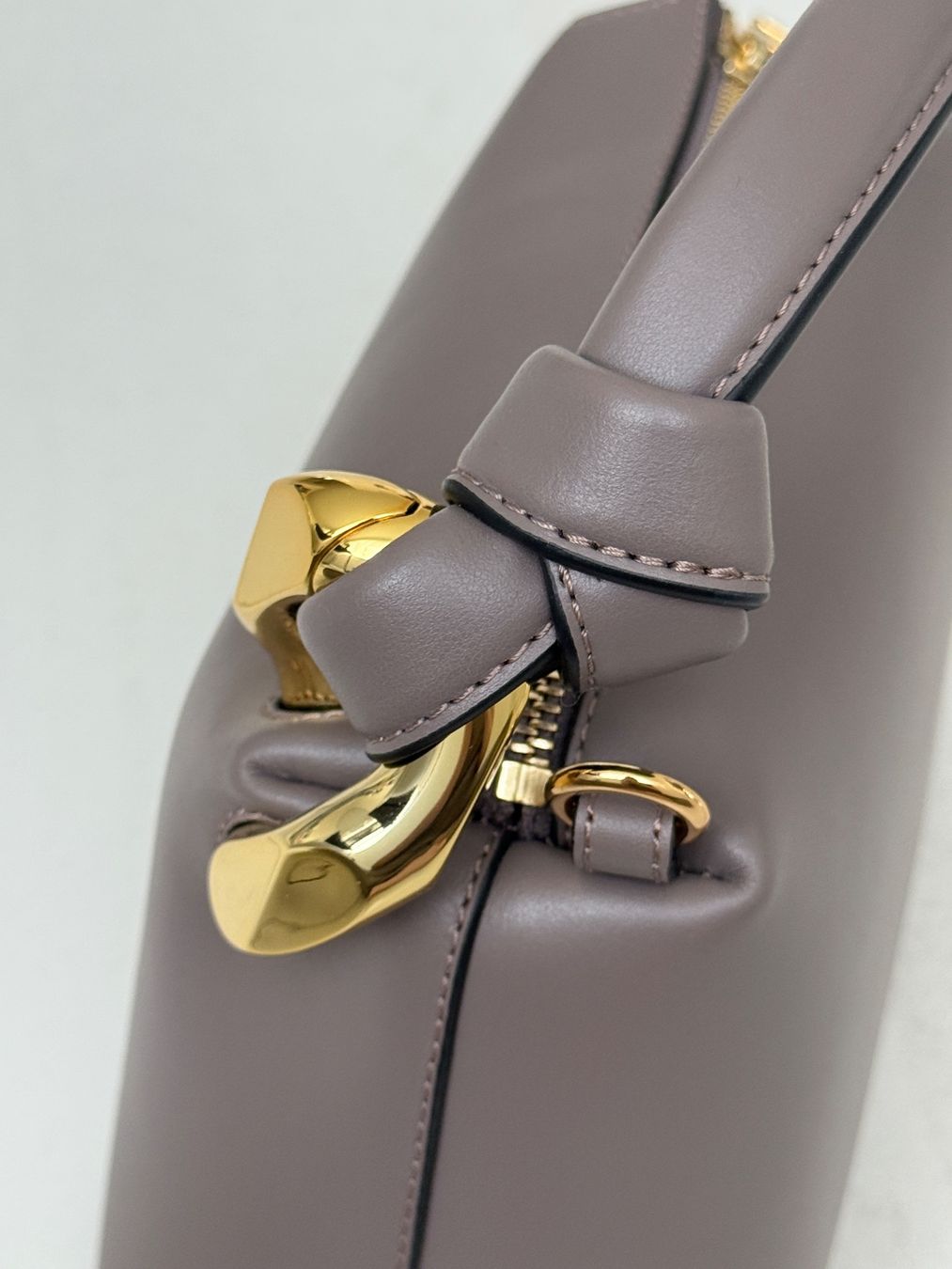 Jw Anderson Borse da donna: JW Anderson Leder Handtasche – Usato da Richterswil venduto da sho_6cfh 2