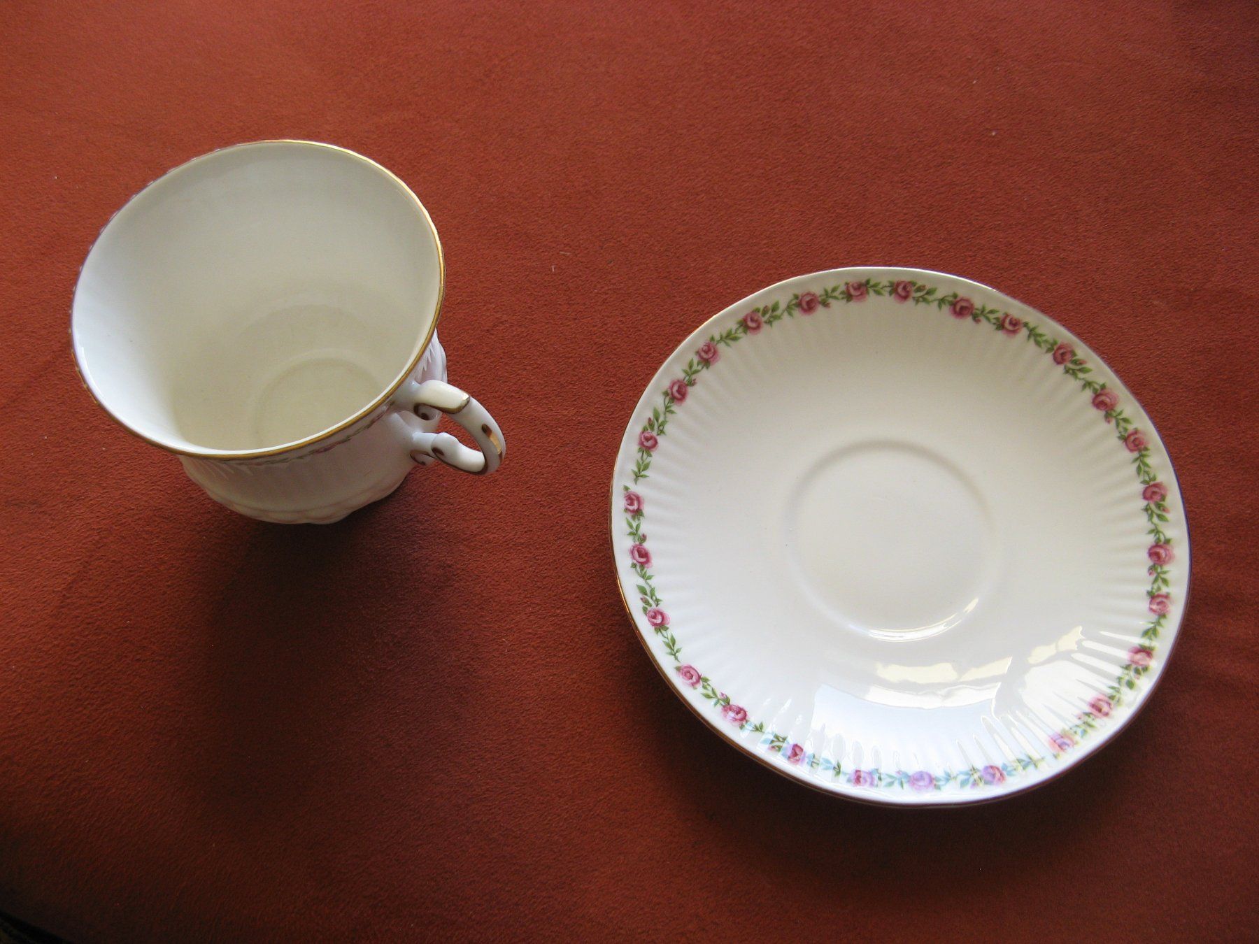Tazze: Tasse Elizabethan  fine bone china England – Usato da Zürich venduto da apil 1