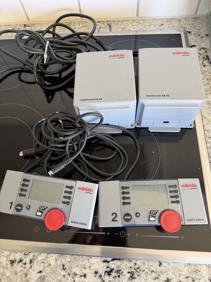 Märklin Modellini di ferrovie: Märklin Systems Mobile Station und Transformator 60 VA – Usato da Zürich venduto da sne.swiss 2