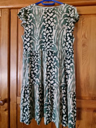 Kleid Viskose mit Animalprint Grösse 48 guter Zustand