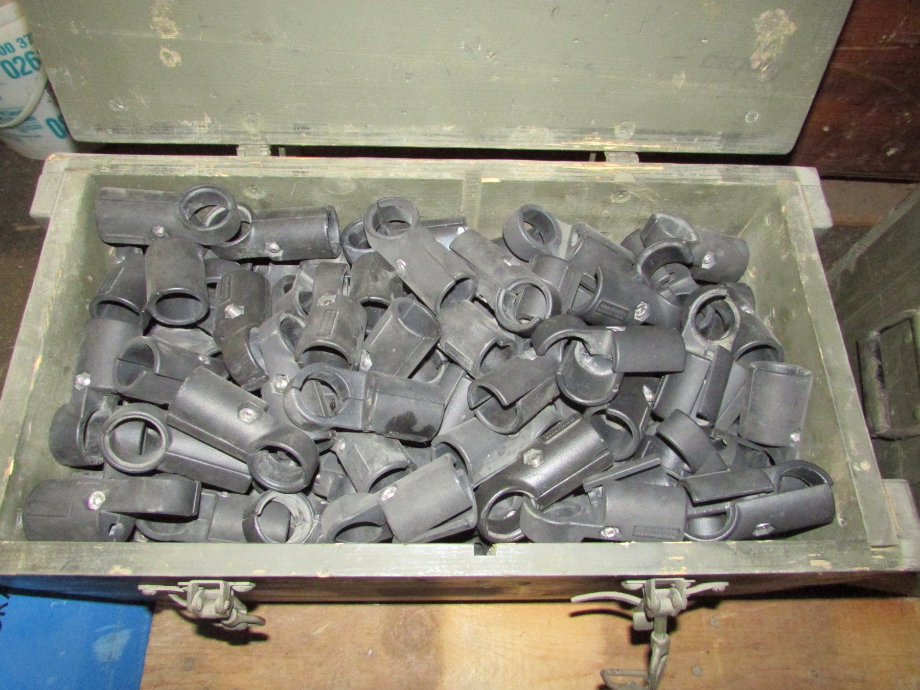 Quincaillerie: Gestellsystem Gestell Rohrverbinder 35mm – D'occasion à Winterthur par TechnoramaWinterthur 2