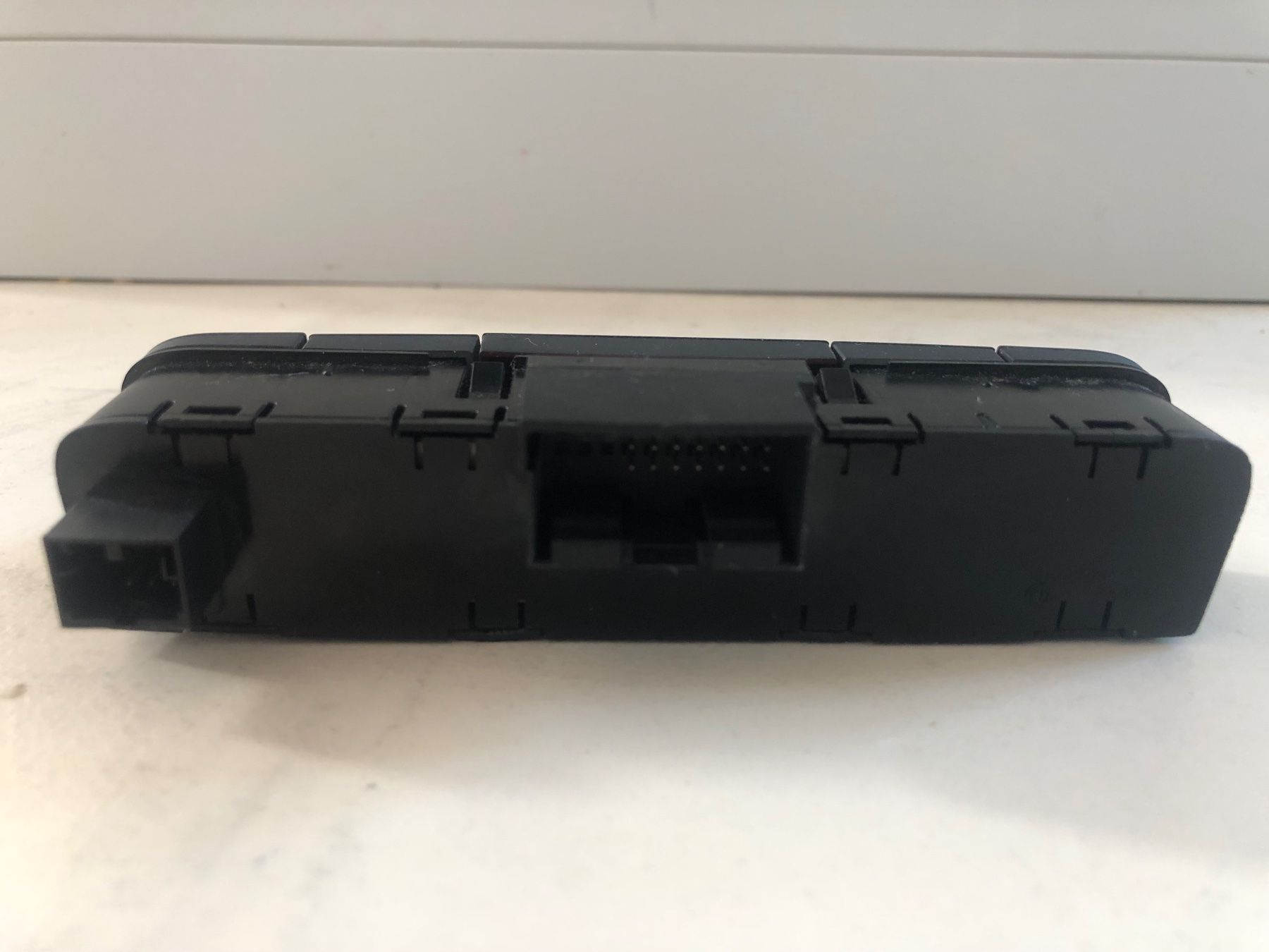 Seat Toutes les pièces auto: Schalter / Warnblinkanlage SEAT Ibiza – D'occasion à Sarmenstorf par Contendra 2
